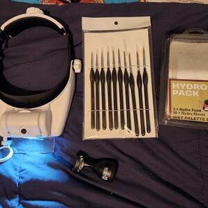 White Magnifying Headset with Black Brushes and Hydro Pack